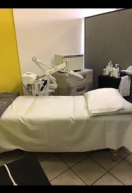 Professional threading treatment bed